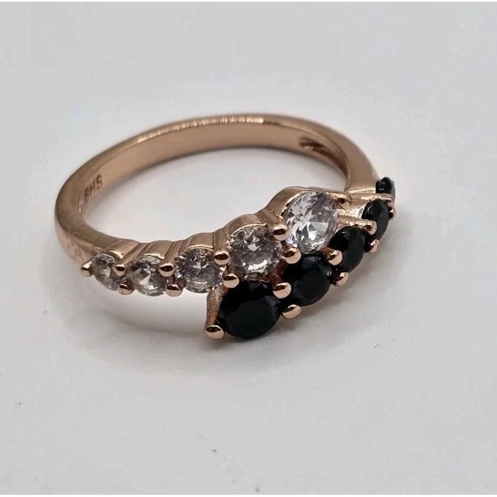 BHS Rose Gold Tone Black & Clear CZ Bypass Ring Size 6 – Elegant Modern‎ Fashion